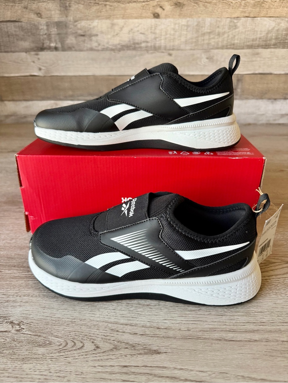 NWT Reebok Nano Play Slip-On Training Shoes Black/White Size 7 Kids Unisex